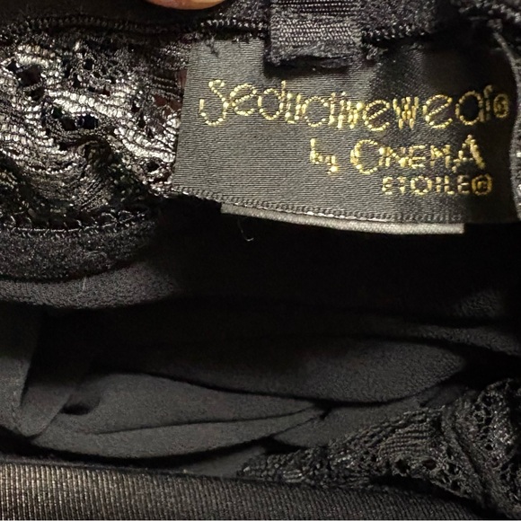 Elegant Black Lace Women's Pajama - Picture 6 of 7